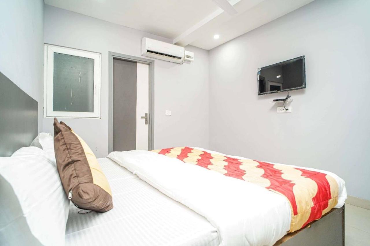 Hotel Revels By A1Rooms Nové Dillí Exteriér fotografie